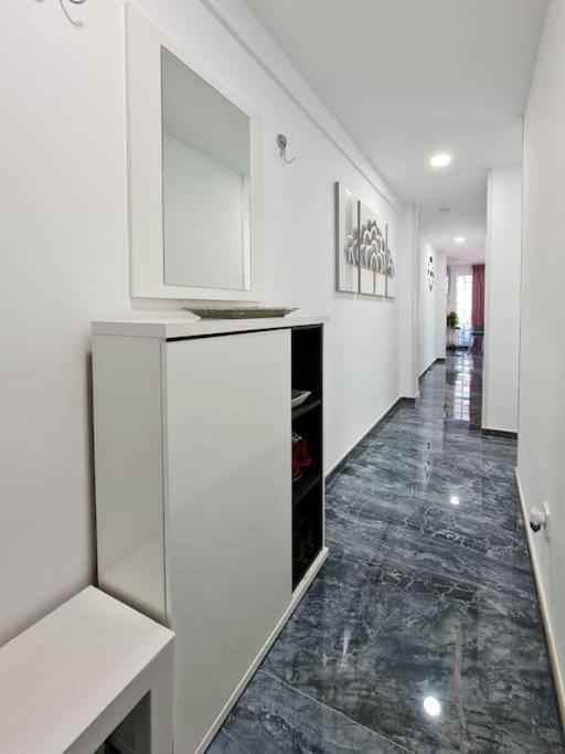 Modern Apartment Right In The Heart Of Benidorm Exterior photo