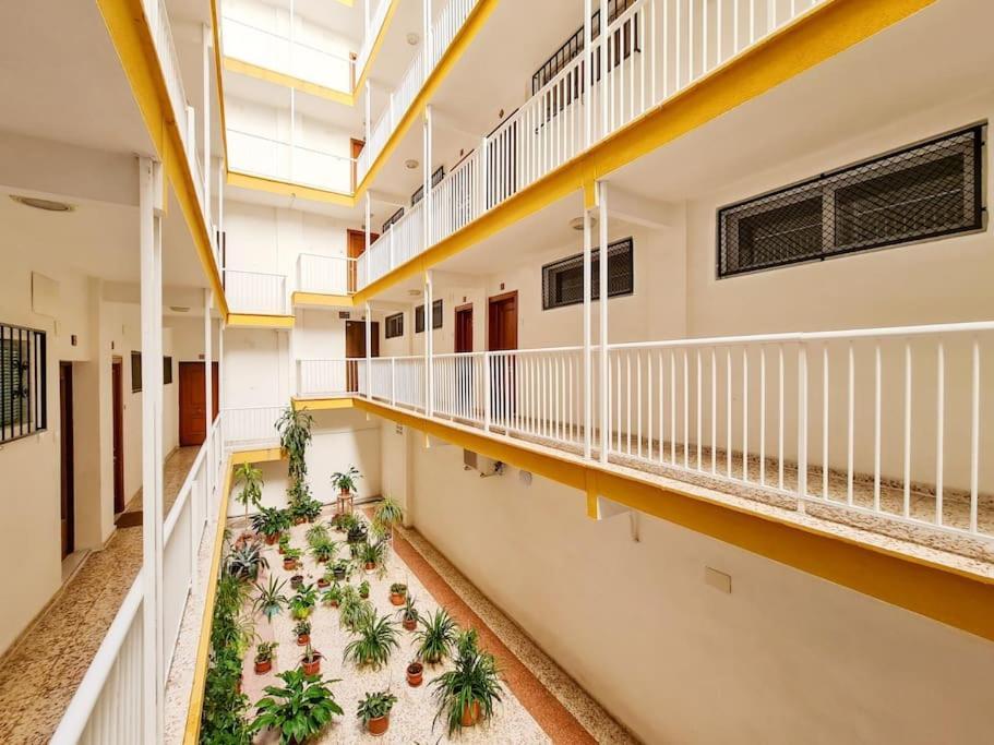 Modern Apartment Right In The Heart Of Benidorm Exterior photo
